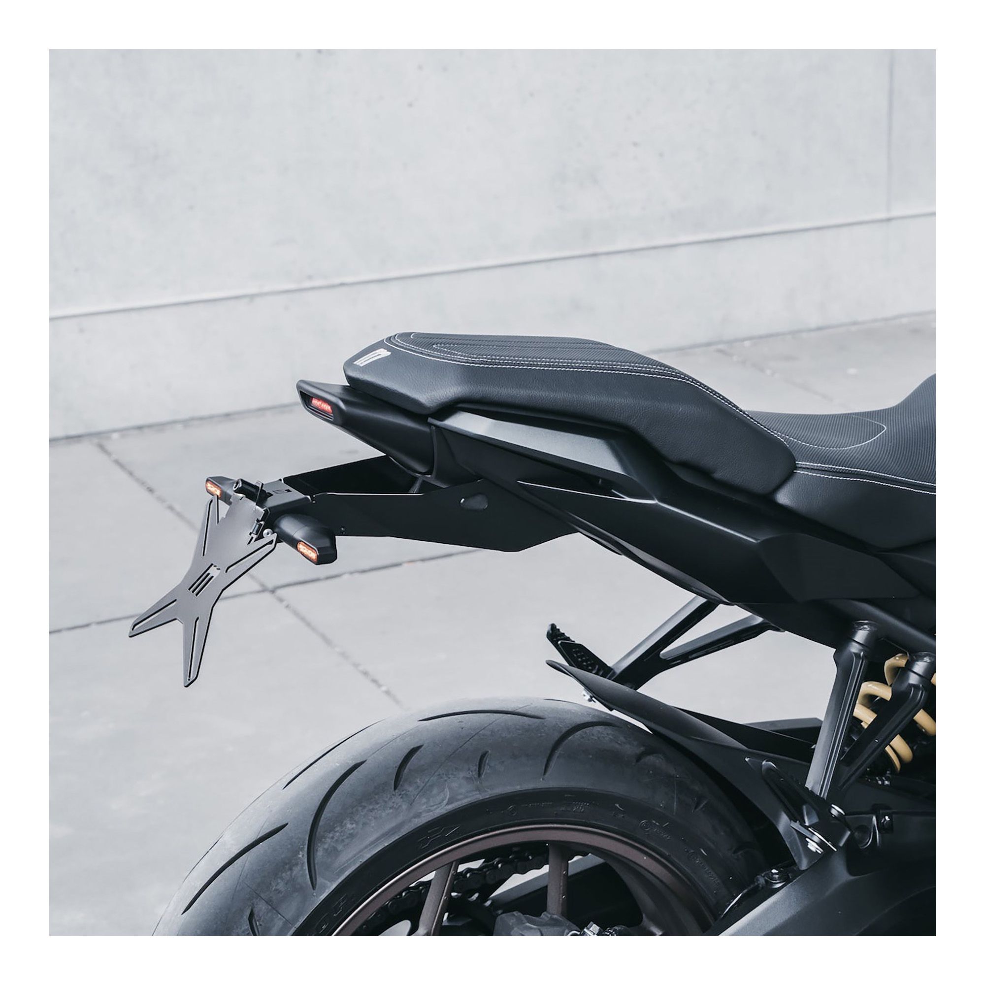 MOTOISM Kennzeichenhalter