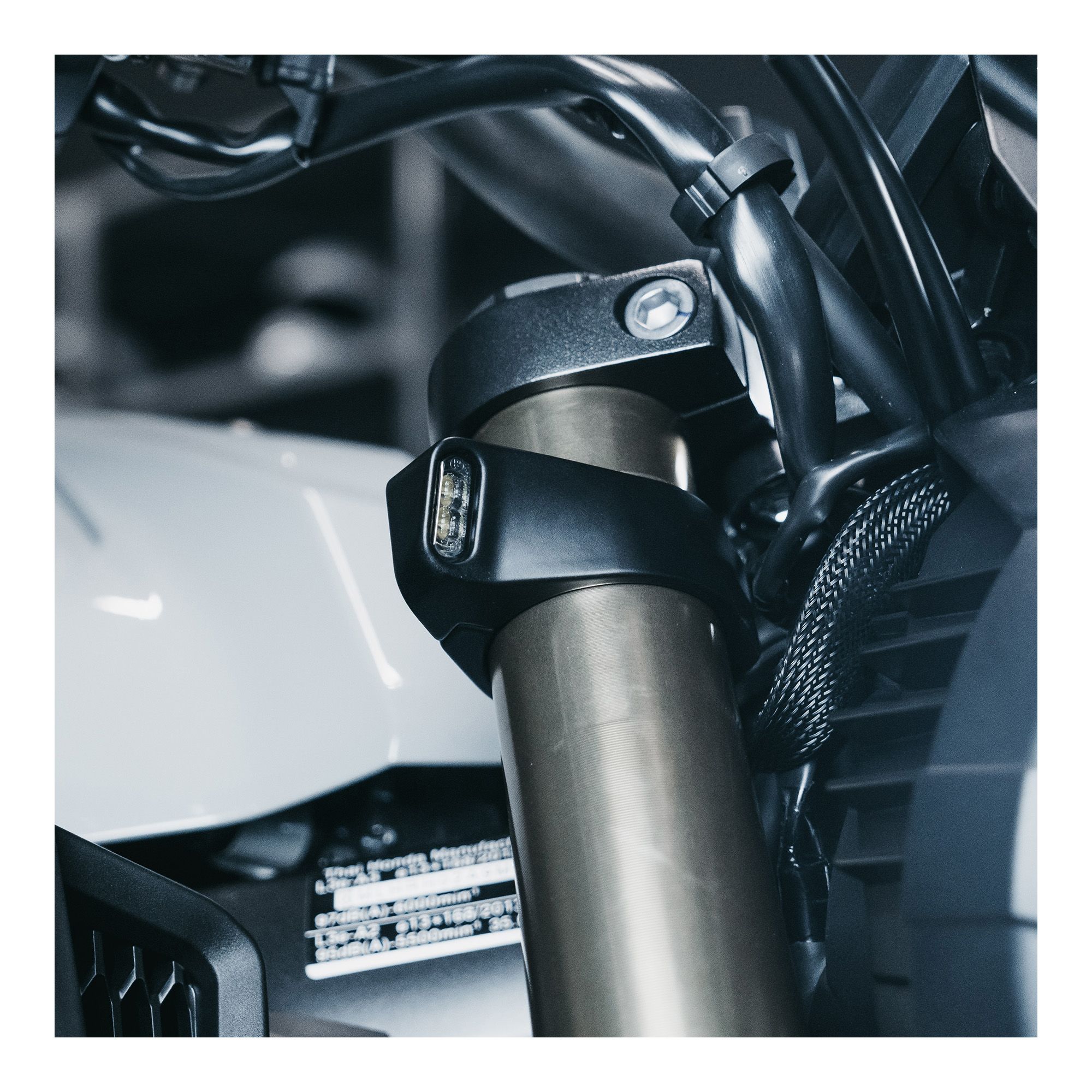 MOTOISM LED Blinker als Gabelschelle 1Paar